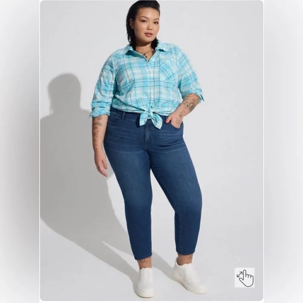 NWT Torrid Lizzie Cotton Button-Up Long Sleeve Shirt Size 4 Blue White Plaid
